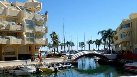 Coqueto Apartamento En Puerto Marina Con Piscina Benalmádena Exterior photo